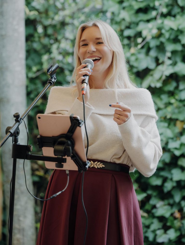 Instagram post from vocalsbysandra. This post is in position 1.