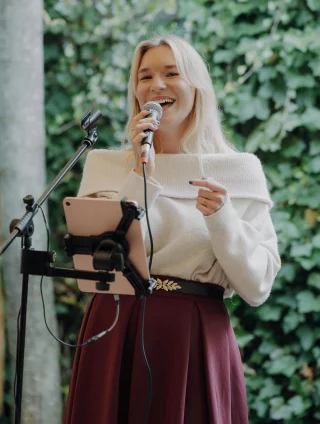 Instagram post from vocalsbysandra. This post is in position 3.